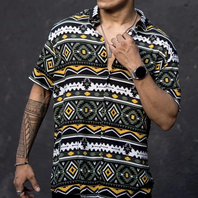 Men Regular Fit Printed Spread Collar Casual Shirt